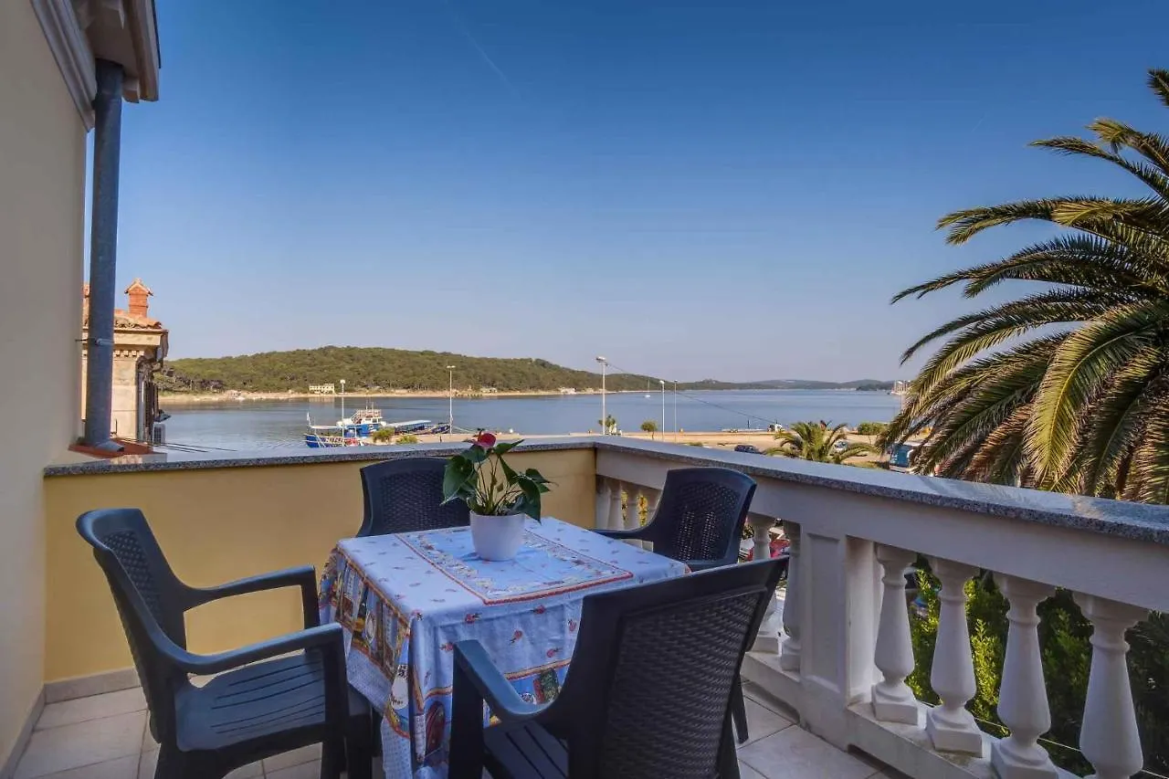 Apartment In Mali Losinj 35205