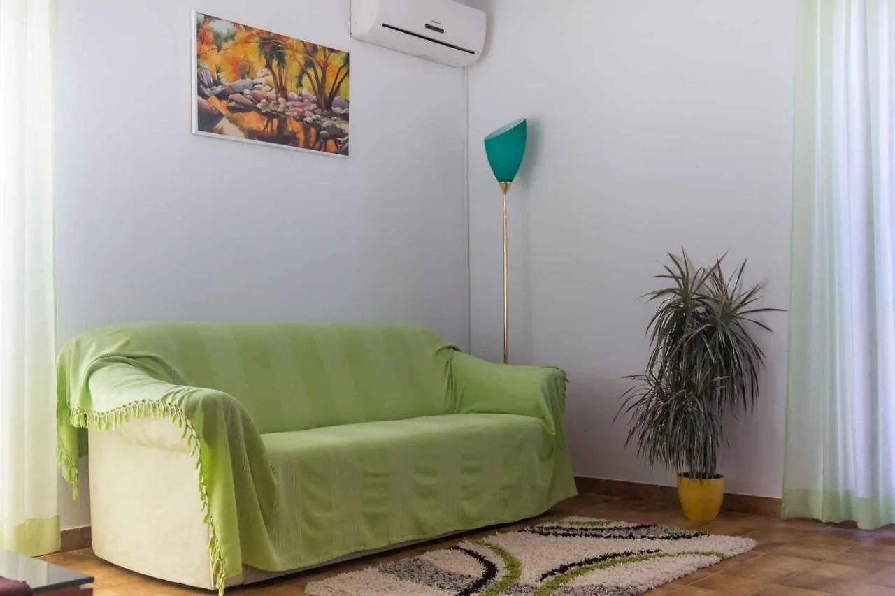 Apartment In Mali Losinj 35205