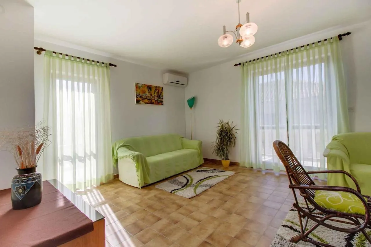 Apartment In Mali Losinj 35205