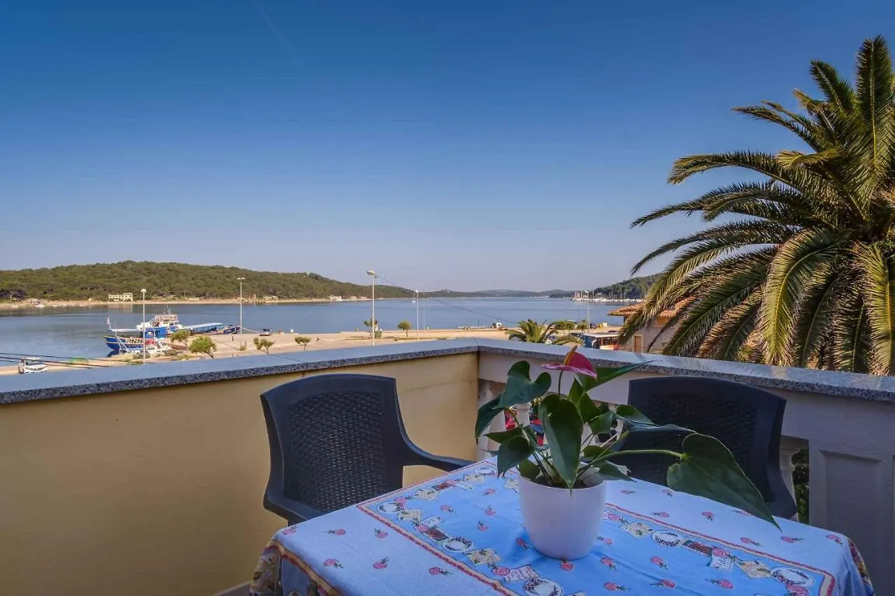 Apartment In Mali Losinj 35205